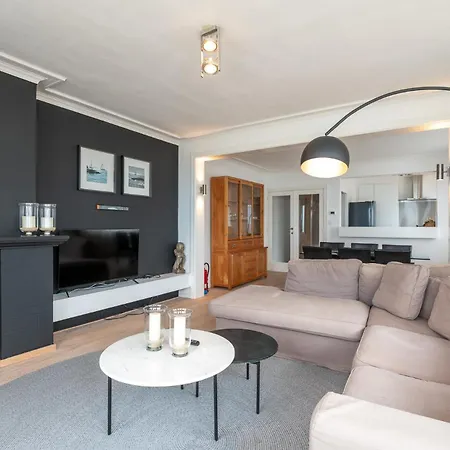 Family Sea View - 3 Rooms, 6 Guests * 오스텐드
